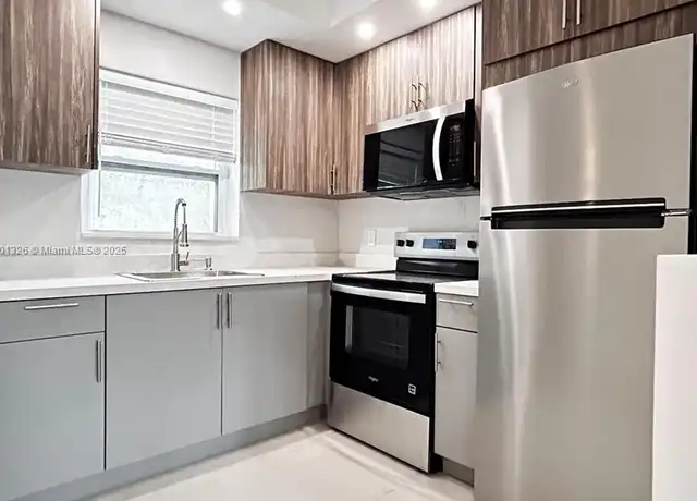 Property at 1301 N 12th Ct Unit 10A, Hollywood, FL, 33019, 1 bed, 1 bath, [object Object]