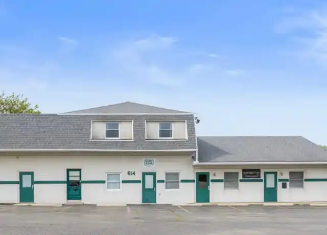 Property at 614 E Streeter Ave Apt 1, Muncie, IN, 47303, 2 beds, 1 bath, [object Object]