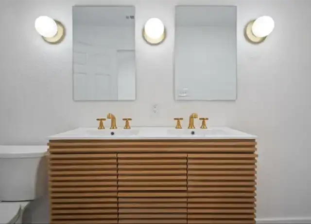 Property at 807 Stillhouse Spg, Round Rock, TX, 78681, 3 beds, 2 baths, [object Object]