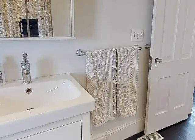 Property at 449 Selby Ave, Saint Paul, MN, 55102, 1 bed, 1 bath, [object Object]
