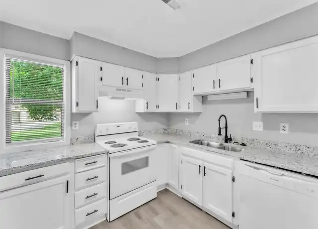 Property at Liberty Square Townhomes - 200 S Liberty St, Spartanburg, SC, 29306, 2-3 beds, 1.5-2.5 baths, [object Object]