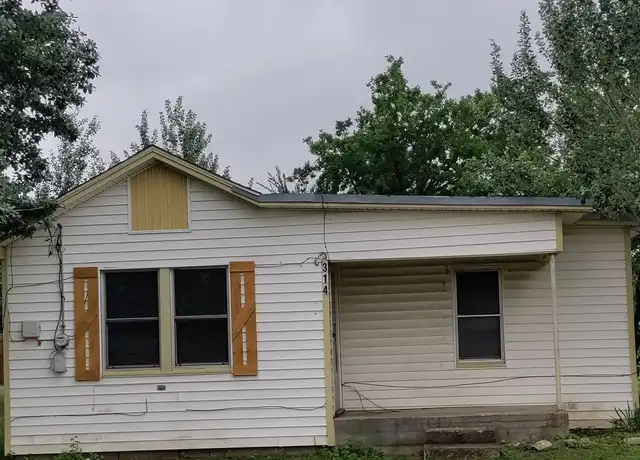 Property at 314 E Huffman St, Krum, TX, 76249, 2 beds, 1 bath, [object Object]