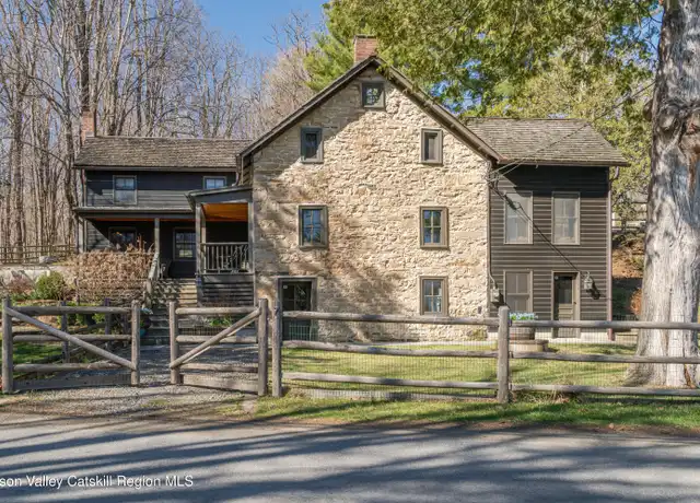 Property at 7 Upper Whitfield Rd, Accord, NY, 12404, 2 beds, 2 baths, [object Object]