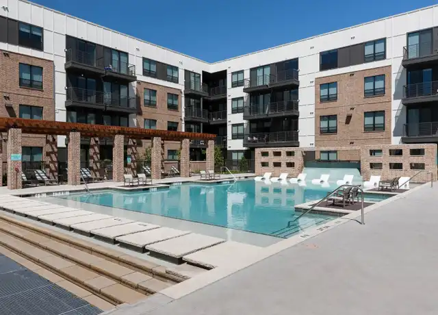 Property at 1112 S Cesar Chavez Blvd Unit A3-32, Dallas, TX, 75201, 1 bed, 1 bath, [object Object]