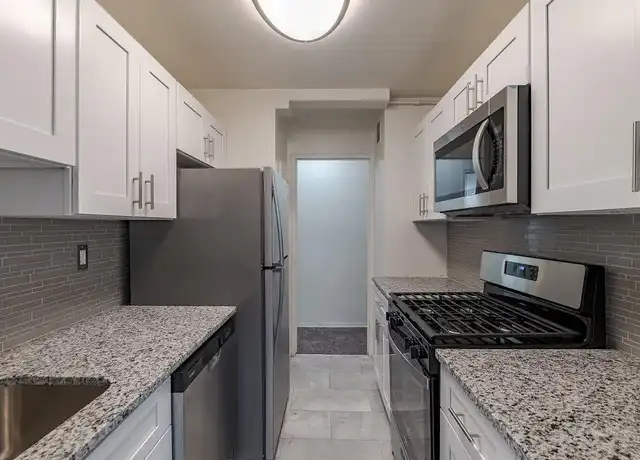 Property at The Carlyle Apartment Homes - 500 W University Pkwy, Baltimore, MD, 21210, 2 beds, 2 baths, [object Object]