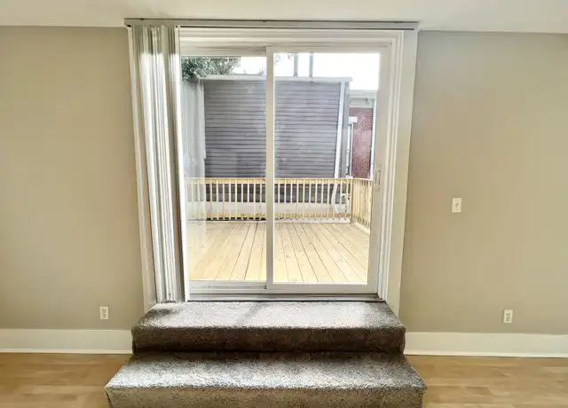 Property at 119 E Oak St, Louisville, KY, 40203, 2 beds, 1 bath, [object Object]