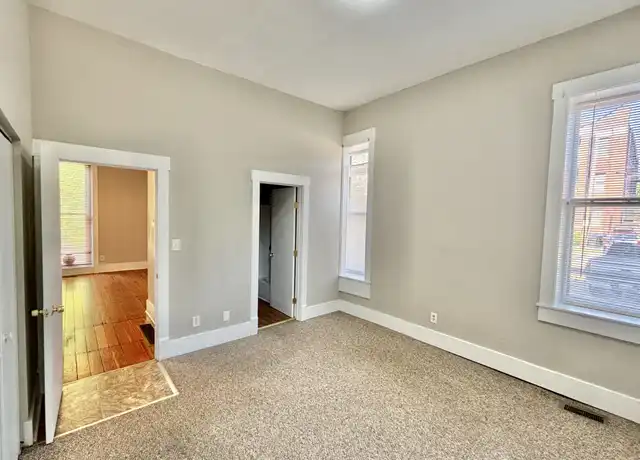 Property at 119 E Oak St, Louisville, KY, 40203, 1 bed, 1 bath, [object Object]