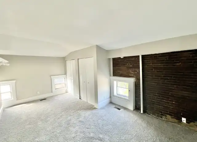 Property at 119 E Oak St, Louisville, KY, 40203, 2 beds, 1 bath, [object Object]