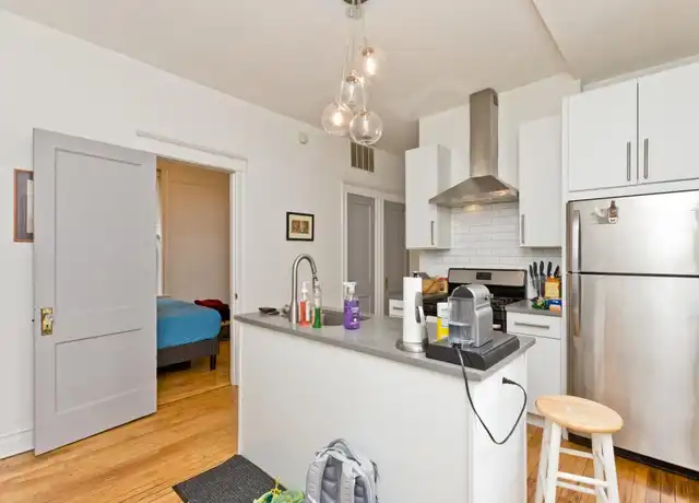 Property at 2146 W Iowa St Unit 1R, Chicago, IL, 60622, 2 beds, 1 bath, [object Object]