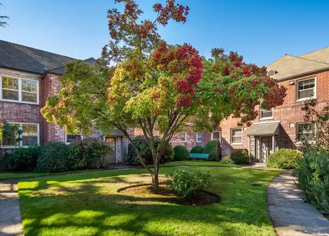 Property at Parkview Apartments - 1640 NE Irving St, Portland, OR, 97232, 1 bed, 1 bath, [object Object]
