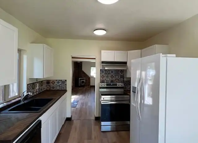 Property at 220 18th Ave S, Nampa, ID, 83651, 2 beds, 1 bath, [object Object]