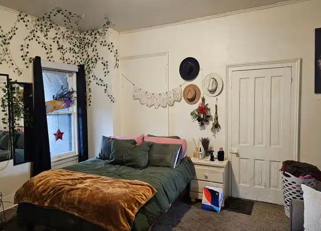 Property at 331 Foster St, Fort Atkinson, WI, 53538, 1 bed, 1 bath, [object Object]