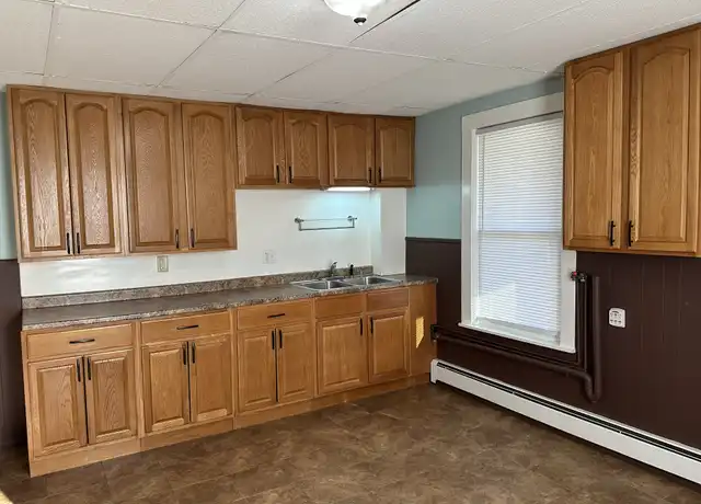 Property at 25 Cohasse St Unit 2, Southbridge, MA, 01550, 4 beds, 1 bath, [object Object]