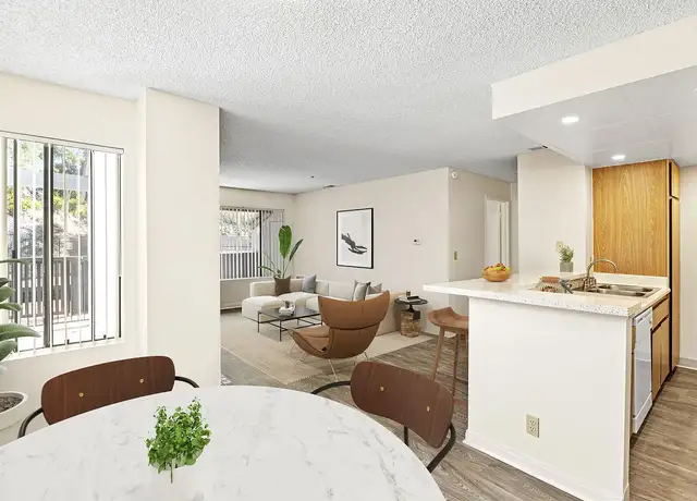 Photo of 2144 University Dr, Vista, CA 92083