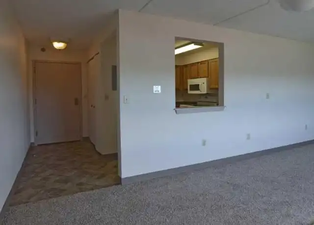 Property at 1 Coolidge Pl, Clinton, MA, 01510, 2 beds, 1 bath, [object Object]