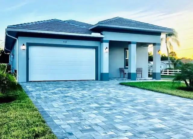 Property at 518 110th Ave N, Naples, FL, 34108, 3 beds, 2 baths, [object Object]
