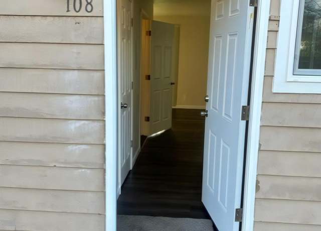 Photo of 3115 Maryland St Unit 108, Longview, WA 98632