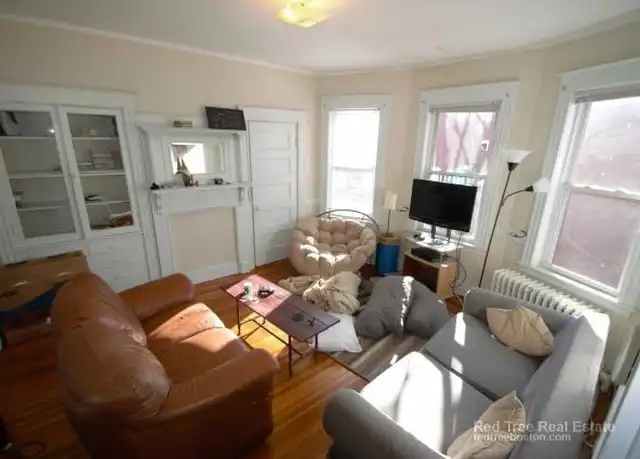 Property at 31 Forest Hills St, Boston, MA, 02130, 4 beds, 1 bath, [object Object]