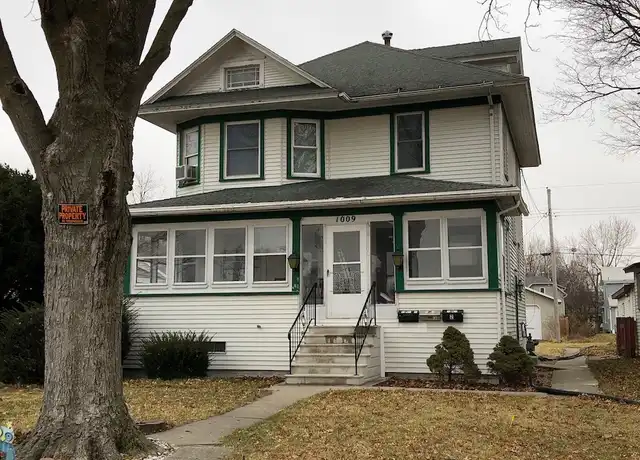 Property at 1009 Spring St Apt 1, Grinnell, IA, 50112, 2 beds, 1 bath, [object Object]
