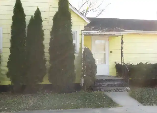 Property at 2016 Vernon St, Rockford, IL, 61103, 1 bed, 1 bath, [object Object]