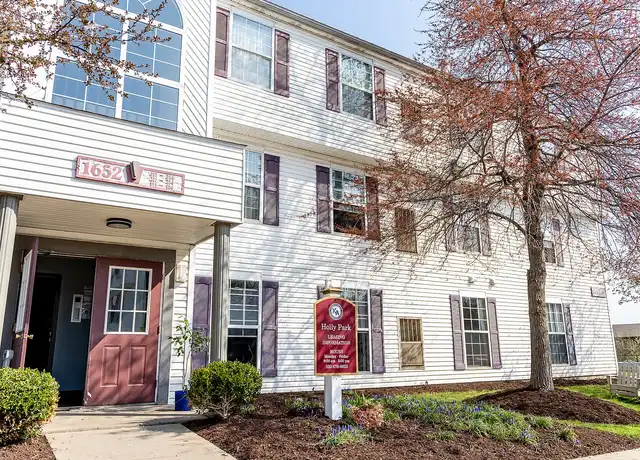 Property at Holly Park Apartments - 1652 Mulberry Ct, Kent, OH, 44240, 2-3 beds, 1.5-2 baths, [object Object]