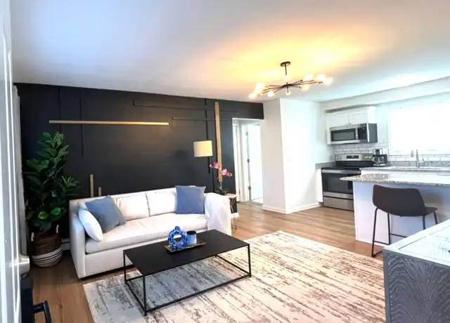 Property at 4001 W 13 Mile Rd, Royal Oak, MI, 48073, 1 bed, 1 bath, [object Object]