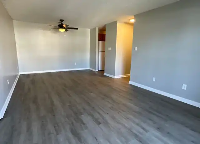 Property at 1304 Holyoke St Unit 12B, Kingsport, TN, 37664, 2 beds, 1 bath, [object Object]