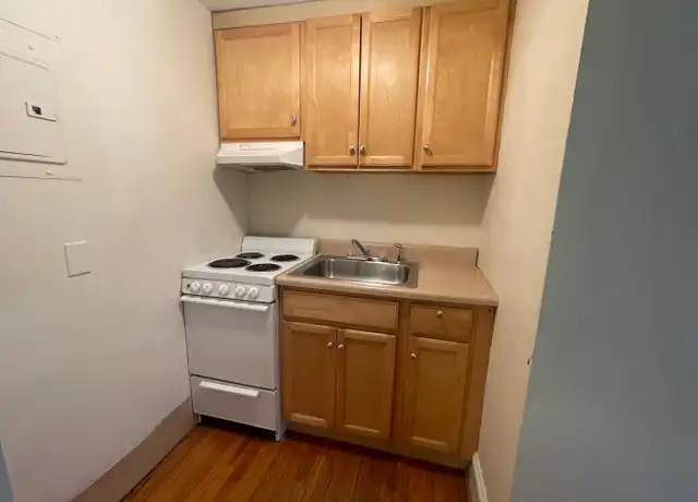 Property at 120 North Ave Unit 1, Abington, MA, 02351, 1 bed, 1 bath, [object Object]