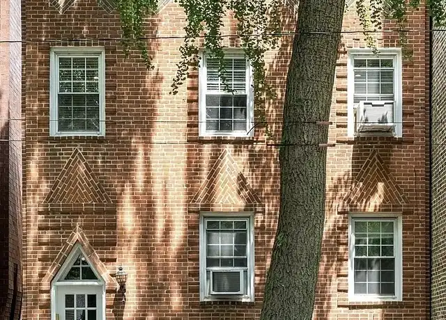 Property at 322 W Evergreen Ave, Chicago, IL, 60610, 1 bed, 1 bath, [object Object]