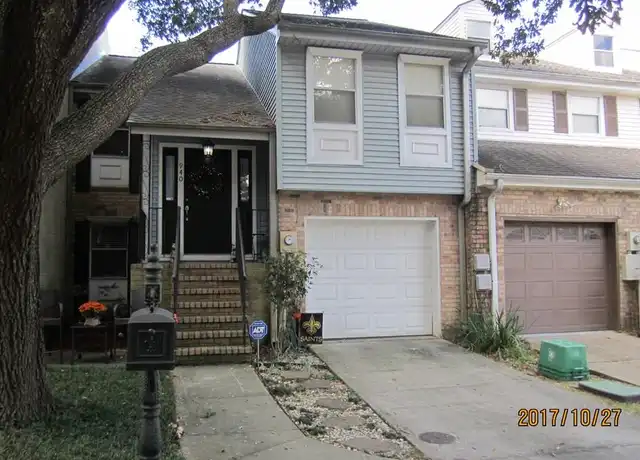 Property at 940 Old Metairie Pl, Metairie, LA, 70001, 3 beds, 3 baths, [object Object]