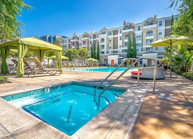 Photo of 31 E MacArthur Cres, Santa Ana, CA 92707
