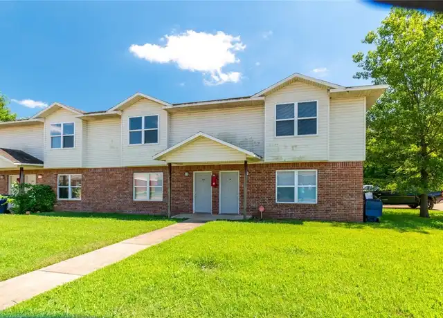 Property at 230 Meadow Ct, Siloam Springs, AR, 72761, 3 beds, 2.5 baths, [object Object]