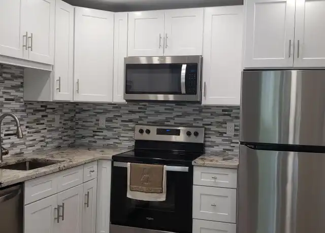 Property at 912 Flanders S, Delray Beach, FL, 33484, 1 bed, 1.5 baths, [object Object]