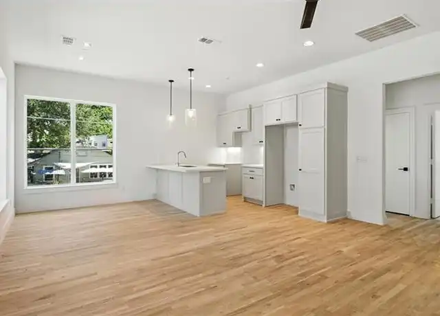 Property at 5833 Oram St Unit 5, Dallas, TX, 75206, 2 beds, 2 baths, [object Object]