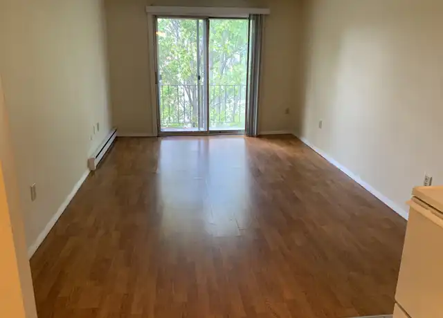 Property at 39 Dinan Dr Unit 18, Gardner, MA, 01440, 1 bed, 1 bath, [object Object]