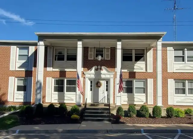 Property at 555 N Pearl St Unit B4, Stockton, IL, 61085, 2 beds, 1 bath, [object Object]