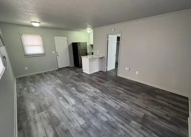 Property at 220 Coffee St SW Unit 137, Jacksonville, AL, 36265, 1 bed, 1 bath, [object Object]