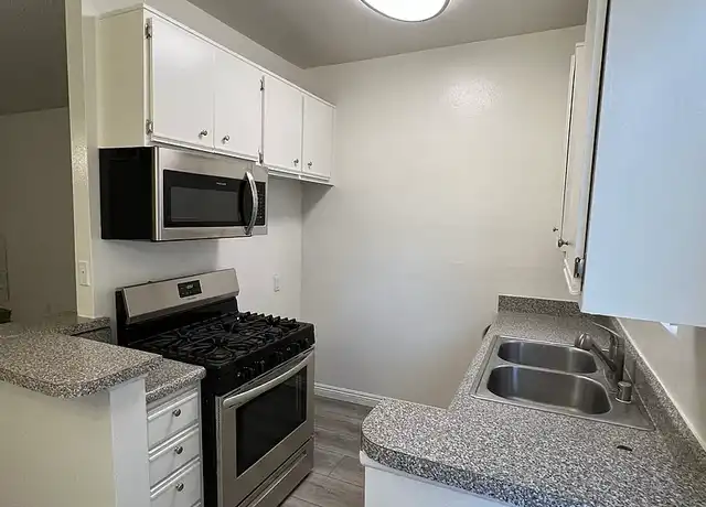 Property at Sunset Detroit Towers - 1420 N Detroit St, Los Angeles, CA, 90046, 1-2 bed, 1-2 bath, [object Object]