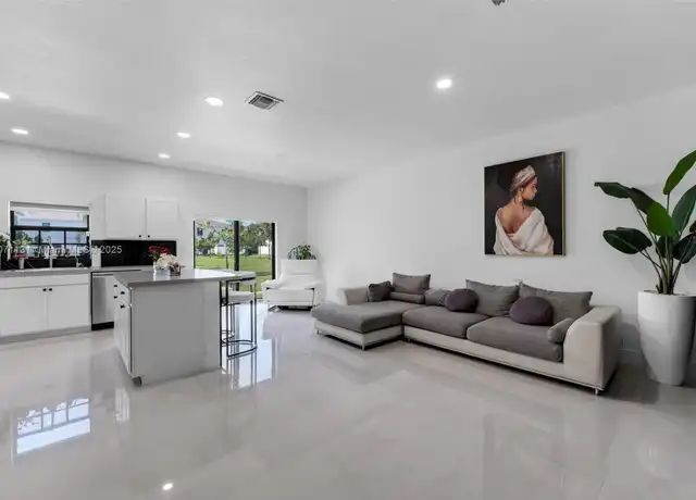 Property at 617 SW 11th St, Homestead, FL, 33034, 3 beds, 2.5 baths, [object Object]