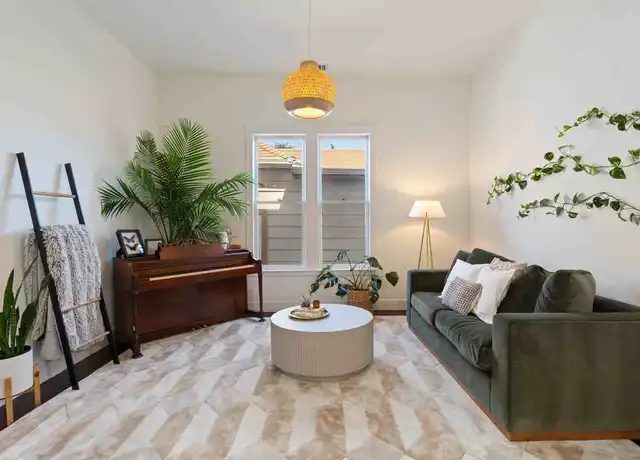 Property at 4507 Martin Luther King Junior Way Unit NA, Oakland, CA, 94609, 3 beds, 1 bath, [object Object]