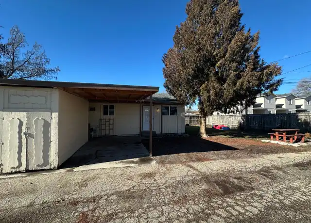 Property at 2005 Willow St Unit 3, Caldwell, ID, 83605, 2 beds, 1 bath, [object Object]