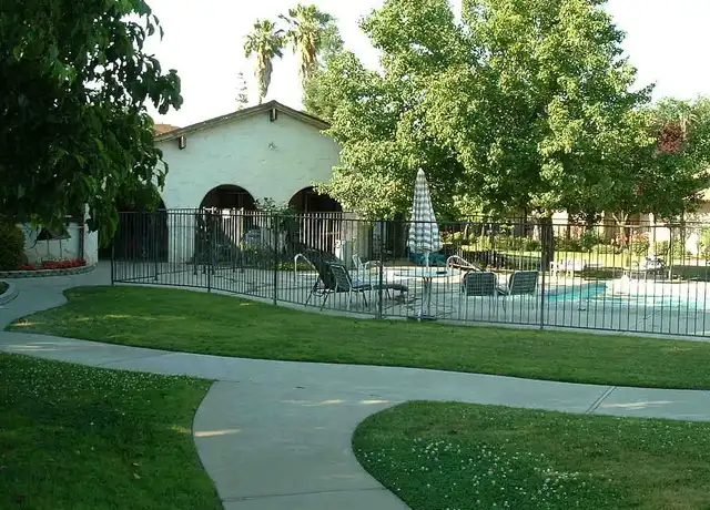 Property at Casa Linda Apartments - 5750 N Fresno St, Fresno, CA, 93710, 2 beds, 1 bath, [object Object]