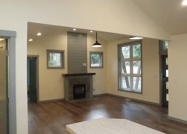 Property at 7013 Stanich Ave, Gig Harbor, WA, 98335, 1 bed, 2 baths, [object Object]
