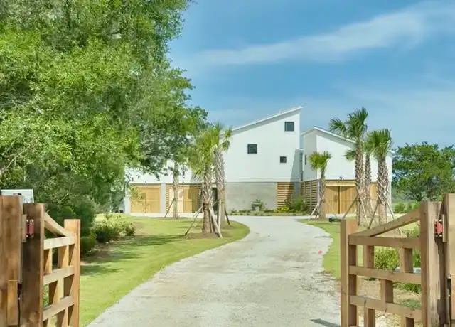 Property at 2461 State Road S-10-432, Charleston, SC, 29412, 4 beds, 3.5 baths, [object Object]