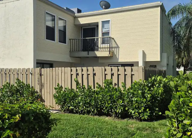 Property at 11999 Shakerwood Ln, Wellington, FL, 33414, 2 beds, 2.5 baths, [object Object]