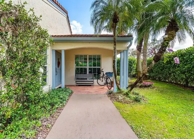 Property at 2320 Las Casitas Dr, Wellington, FL, 33414, 2 beds, 2 baths, [object Object]