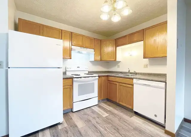 Property at Cedarwood North - 525 22nd Ave NW, Minot, ND, 58703, 1-2 bed, 1 bath, [object Object]