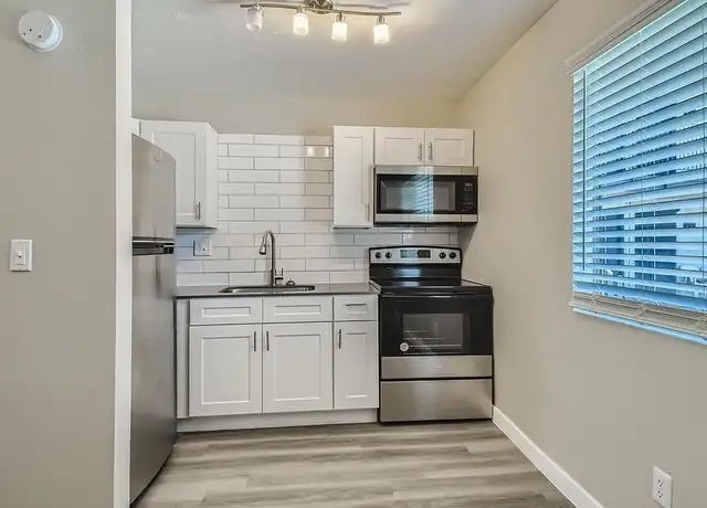 Photo of 5902 W Royal Palm Rd, Glendale, AZ 85302