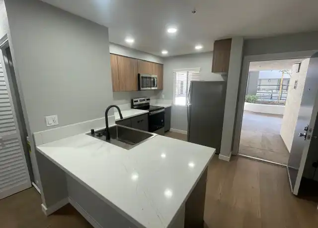 Property at 2855 Pinecreek Dr Unit E-113, Costa Mesa, CA, 92626, 2 beds, 2 baths, [object Object]