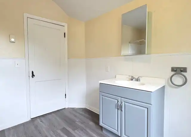 Property at 10 Coogan Ct, West Warwick, RI, 02893, 1 bed, 1 bath, [object Object]